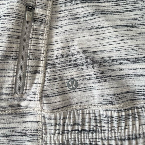 Lululemon Think Fast Hoodie, Size 4, Space Dye Camo White Silver Spoon - Picture 8 of 9